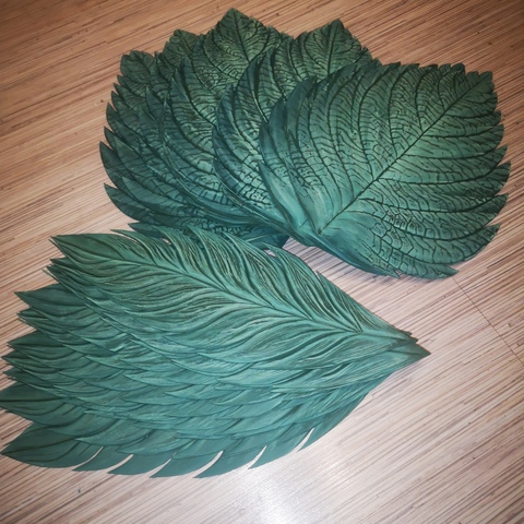 Чашелистик, лист с тонировкой. 30х10,5см. Фоамиран  с оттиском. Цвет фоамирана на заказ. Используется в МК Ольги Яиковой 
