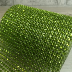 Стразовое полотно. Ширина 12 см. (24 стразы). Салатное