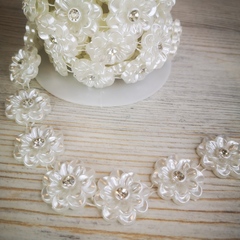 Полубусины на леске со стразами 