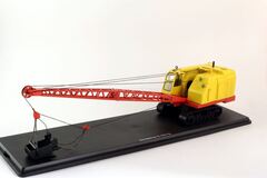 Excavator E-10011 yellow-red 1:43 ModelPro
