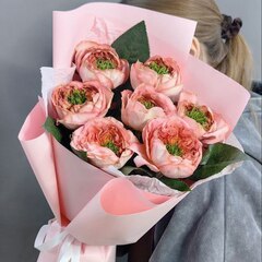 Монобукет из 7 пионовидных роз сорта "Мандарин"