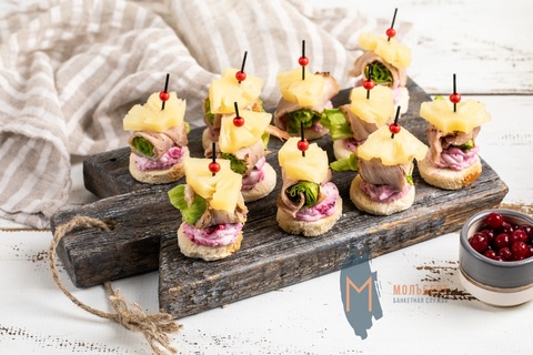 Ломтик буженины с ананасом, 20 шт.