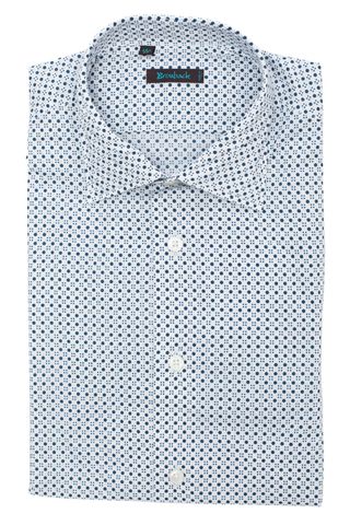 Белая рубашка с синим геометрическим рисунком