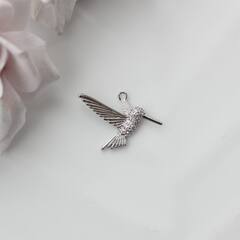 Подвеска Птица Колибри с фианитами 24*17 мм, родий, П480