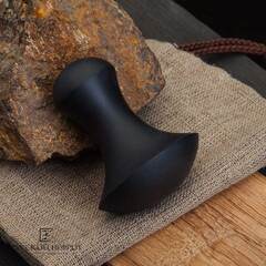 Массажер Гриб. Чёрный нефрит, матовый.