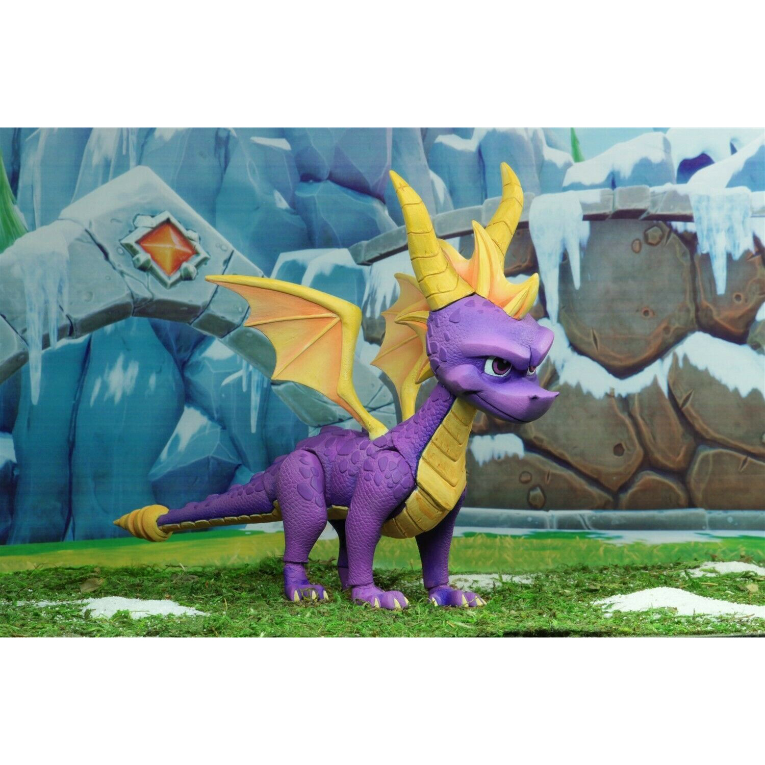 Фигурка NECA Spyro 7 Scale Action Figure Spyro the Dragon 41340 - купить по  выгодной цене | Funko POP Shop