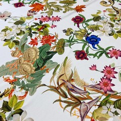 Платок шёлковый принт цветы на белом фоне 75*75 арт.П08