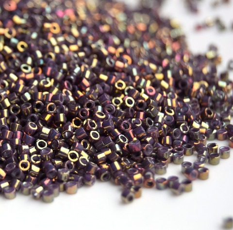 DB-1010 Metallic Iris Earth Batik Gold