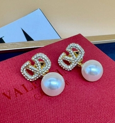 20159- Серьги-пусеты Valentino с подвеской шарик