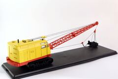 Excavator E-10011 yellow-red 1:43 ModelPro