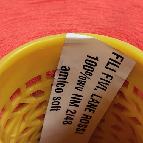 Меринос гребенной AMICO SOFT 2/48 красный морковный