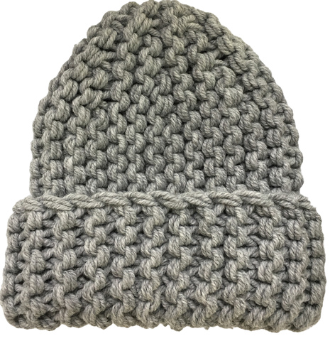 Женская зимняя шапочка крупной вязки (светло-серый)