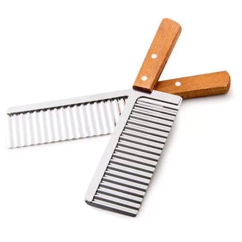 Нож кухонный для фигурной резки с деревянной ручкой