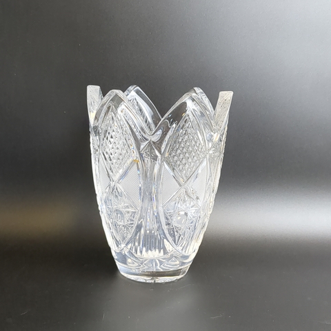 Ваза хрустальная для цветов "Тюльпан" ЛЗХЗ, автор В. Мухина, алмазная грань, геометрический орнамент, винтаж СССР 1970-1990 гг