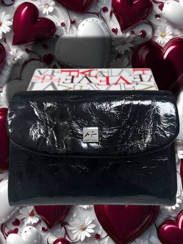 Кошелёк женский из натуральной лакированной кожи черный, на молнии, с отделениями для карт и мелочи