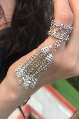 kolco-s-dvumya-kistochkami-tassel-iz-serebra-ot-yana-raskovalova
