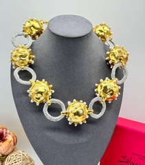 84581- Колье сюрреализм в стиле Schiaparelli с подвесками с микрожемчугом