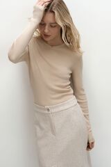 Лонгслив с V-образным вырезом