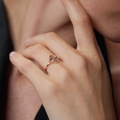 Кольцо Trendi GOLD клевер с алмазными гранями (гильоше) из золота 585 пробы