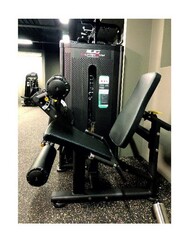 Сгибание/ разгибание ног UltraGym UG-IN1992. Стек 100 кг