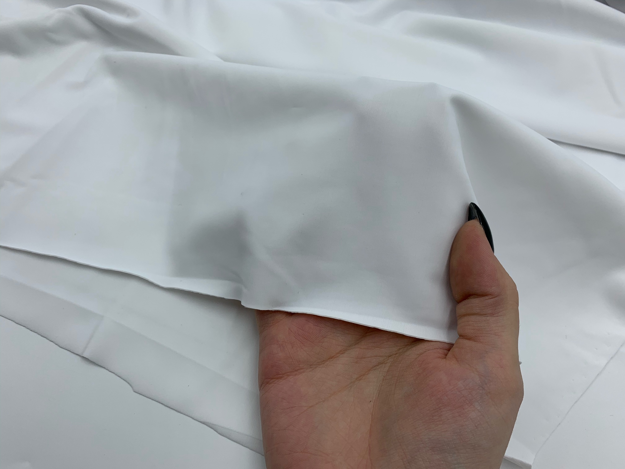 Хлопок плотность 200. Бельевая белая ткань. Плотная белая ткань. Ткань плотная белая для фартука. Что можно сшить из белой некачественной ткани.
