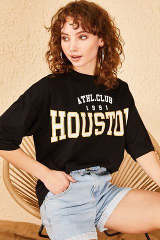 Qadın üçün geniş ölçülü qara t-shirt Houston 10501026