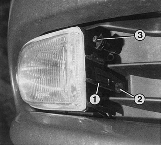 Как заменить лампу противотуманной фары Chevrolet Niva