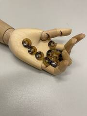 Пуговица пластиковая четырехпрокольная (имитация роговой) (Пластик, Роговой/золотисто-бежевая гамма с коричневым, 18)