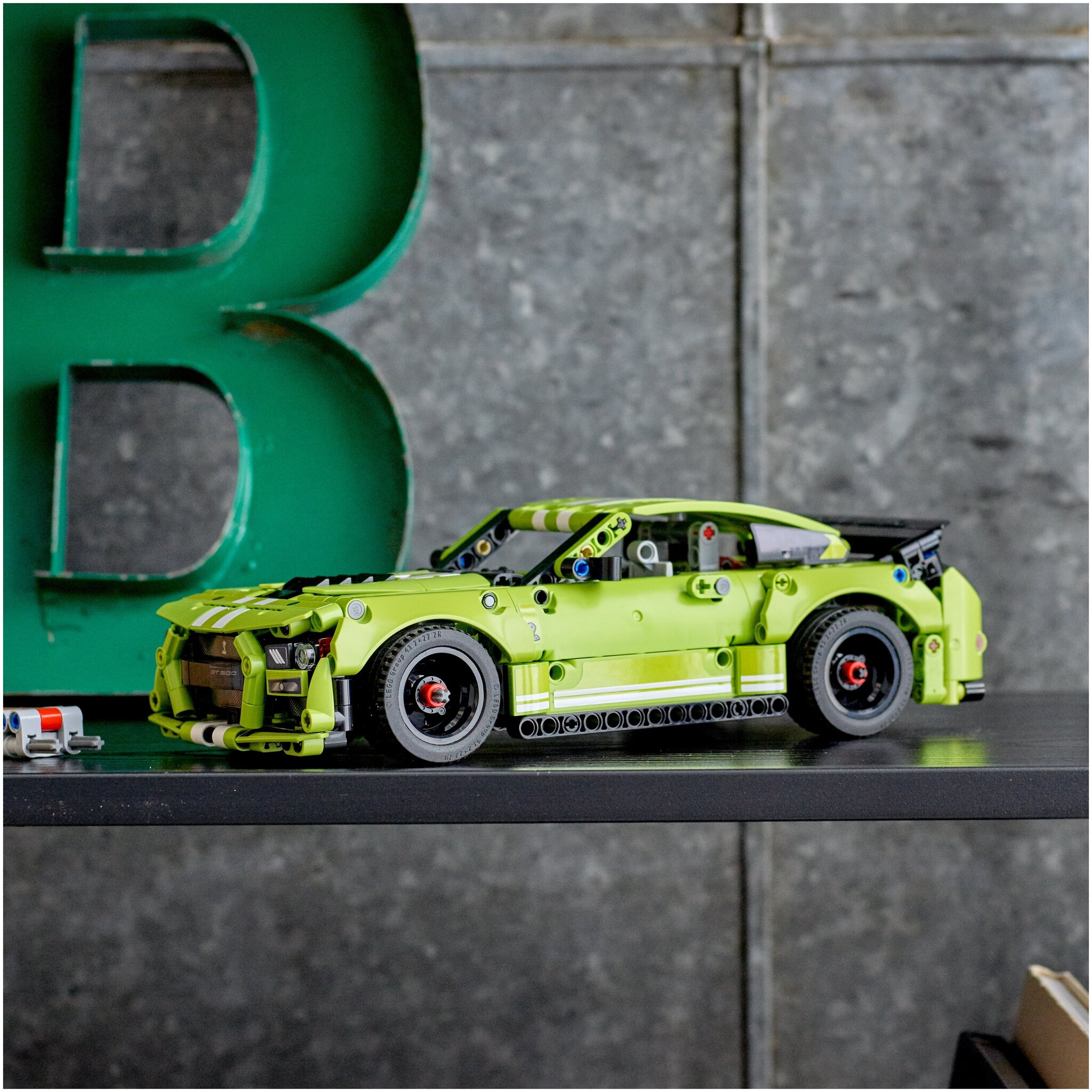LEGO Technic 42138 Ford Mustang Shelby GT500 42138 Layon.ru