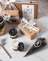 Подарочный набор с медом, свечами и орехами