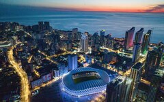 ЖК "ONE" Грузия, Батуми. Жилой комплекс бизнес -класса в новом центре города. Рядом пляж 800 м, парк Качиньских, велодорожки, ТРЦ и аэропорт в 4 км. Победитель European Property Awards 2025- 2026 в номинации «Многофункциональные комплексы»