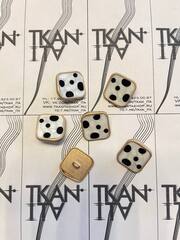 Пуговица металлическая на ножке (Металл/цветная эмаль, Золото металл/жемчужная эмаль и черные пятнышки, 21)