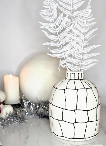 Ваза Black line narrow mouth vase B