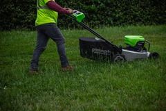 Газонокосилка Greenworks LM221S 82V (56 см) самоходная аккумуляторная, без АКБ и ЗУ