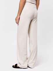 Прямые брюки из фактурного трикотажа в рубчик  D44.121 (109980)