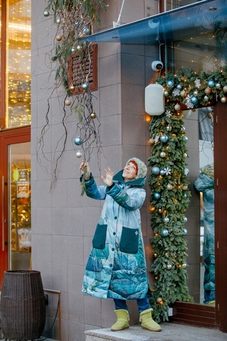 Street photo shoot with the bright actress Oksana Stashenko