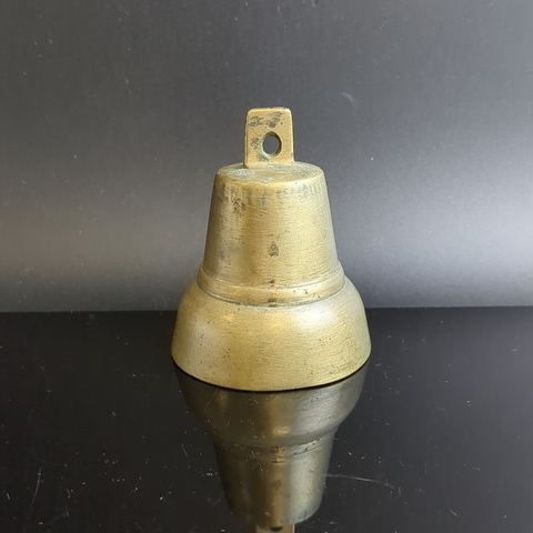 Старинный поддужный колокольчик. Звонкий. Конец 19 в?. Размер 8,5 х 6,3 см