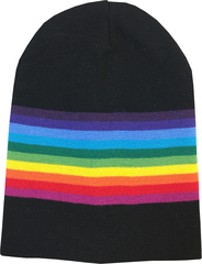 Зимняя двухслойная удлиненная шапочка с полосками. Мелкие радужные полоски на черном фоне.