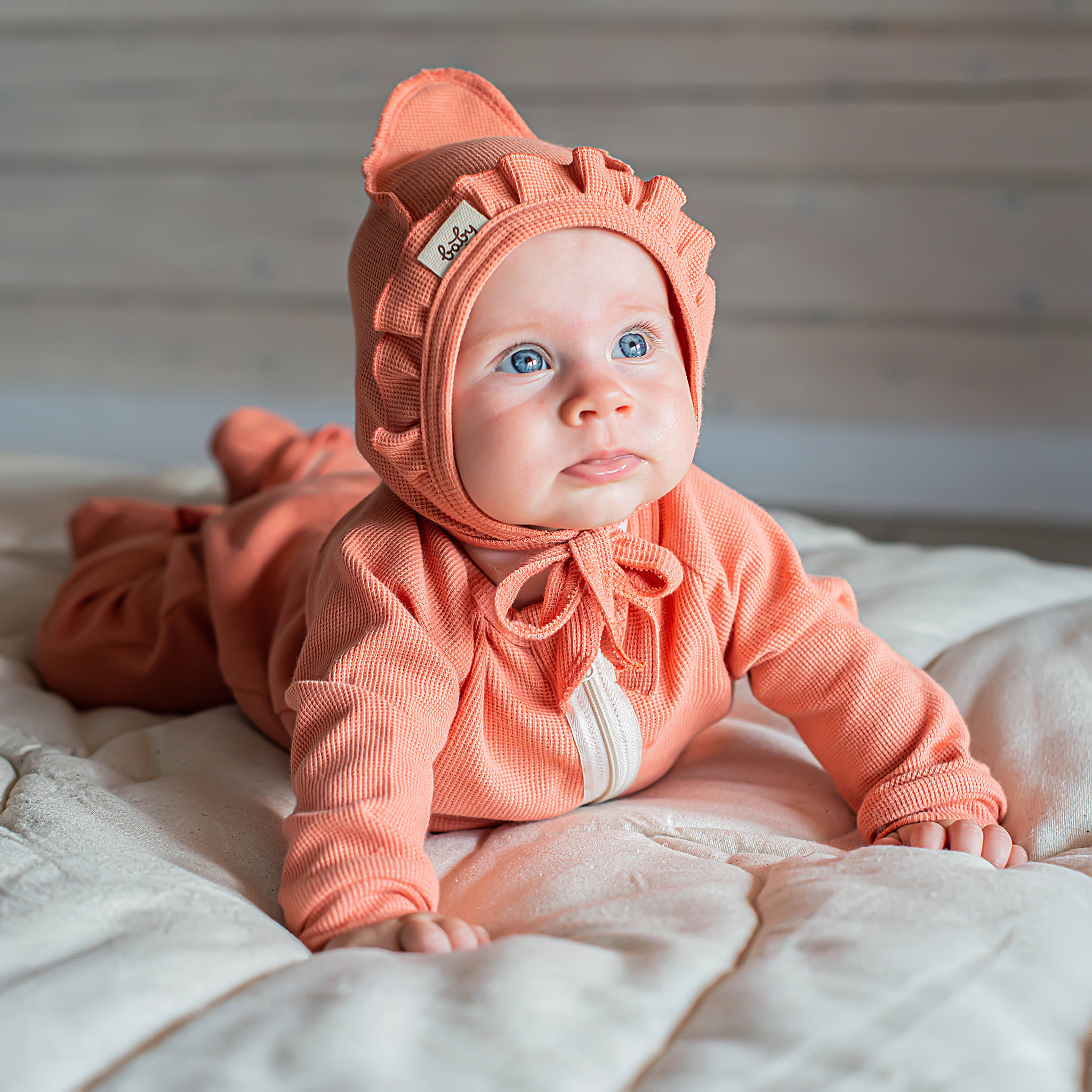 Ribbed baby hat with ruffles 0-3 months - Coral