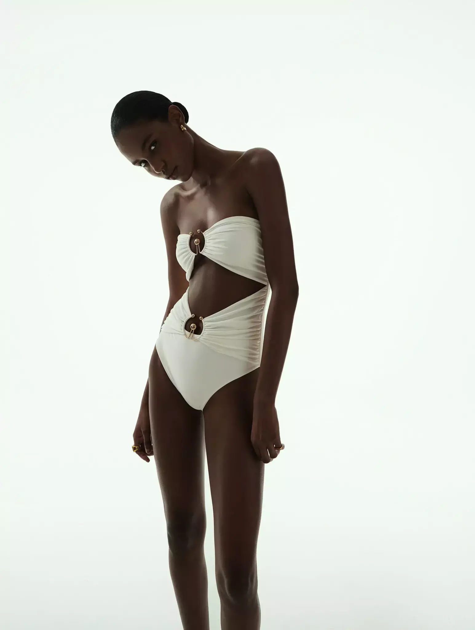 Слитный купальник с кольцом