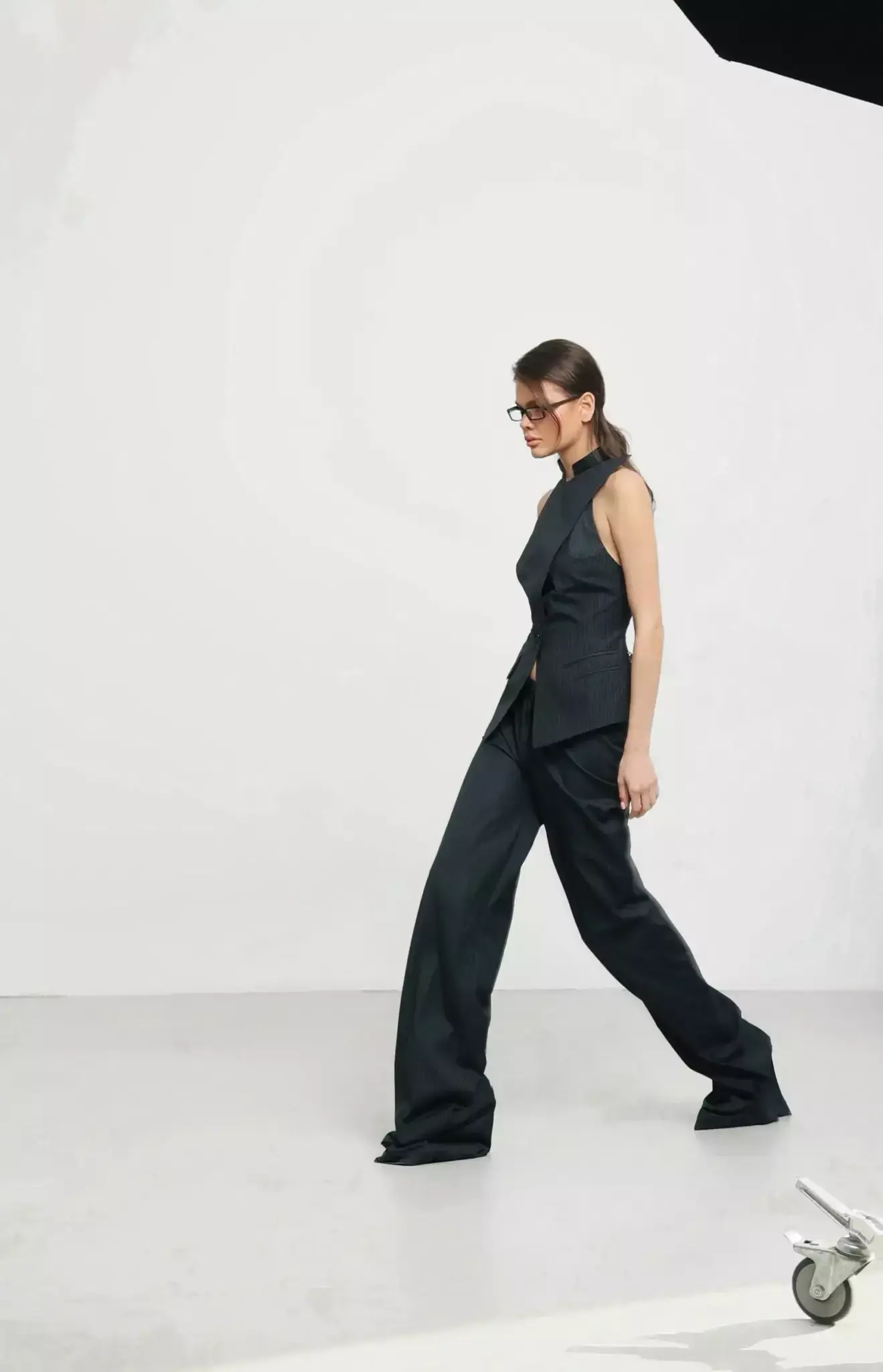 Классический жилет в полоску, Серый