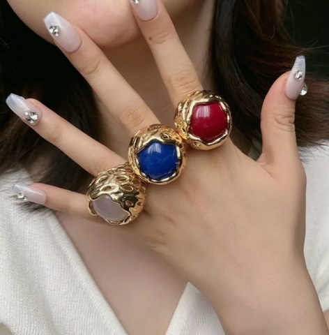 84546 - Кольцо  печатка в стилистике POISON DROP   серебро / золото