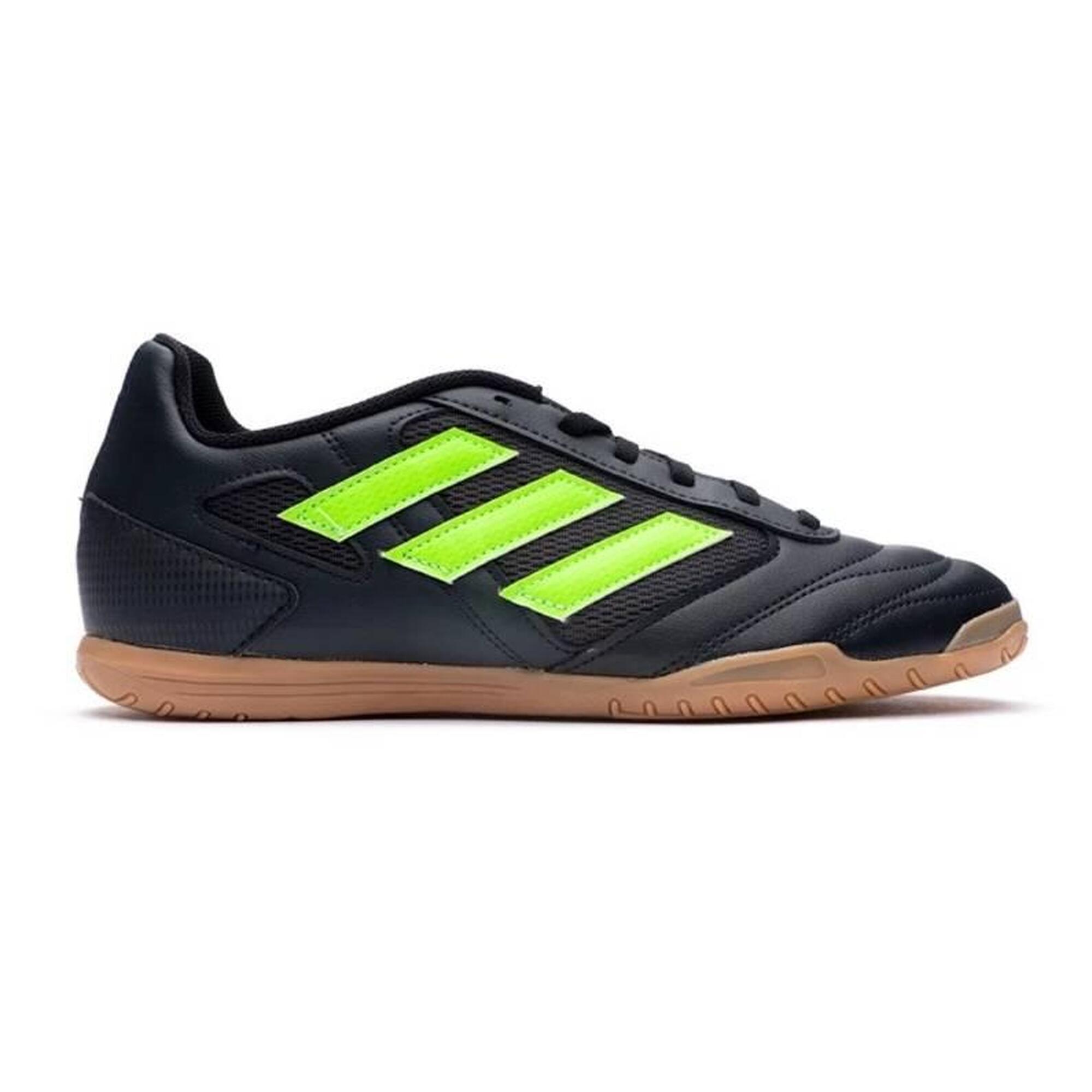 Adidas conquisto hot sale ii indoor