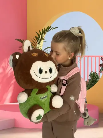 Игрушка мягкая Лабубу с пледом