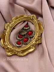 Пуговицы состаренное золото с красным камнем