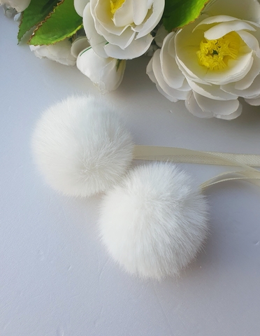 Eco-fur pompoms, 5 cm, color Sundae, 2 pieces