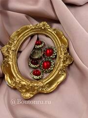 Пуговицы состаренное золото с красным камнем