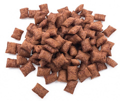 Titbit лакомство для кошек хрустящие подушечки с паштетом из лосося 100г