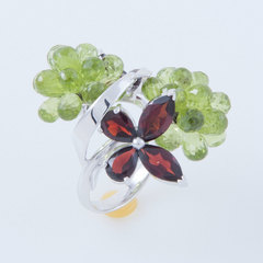 Кольцо с гранатом и хризолитом Арт.1208гх