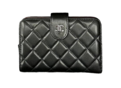 Черный стеганый кожаный кошелек Chanel с L-молнией